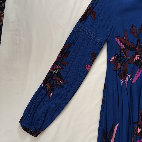 Free People - Picture 3 of 5